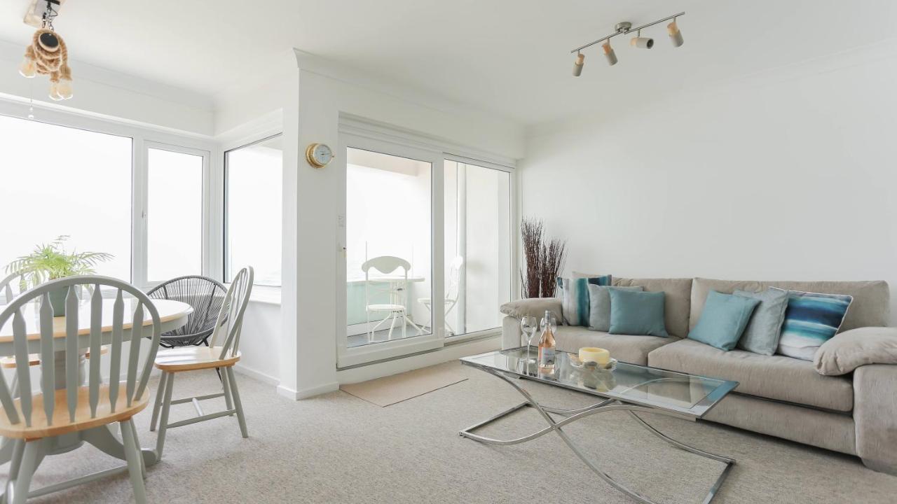 Tides - Beach Front Apartment In Bracklesham Bay شيشستر المظهر الخارجي الصورة