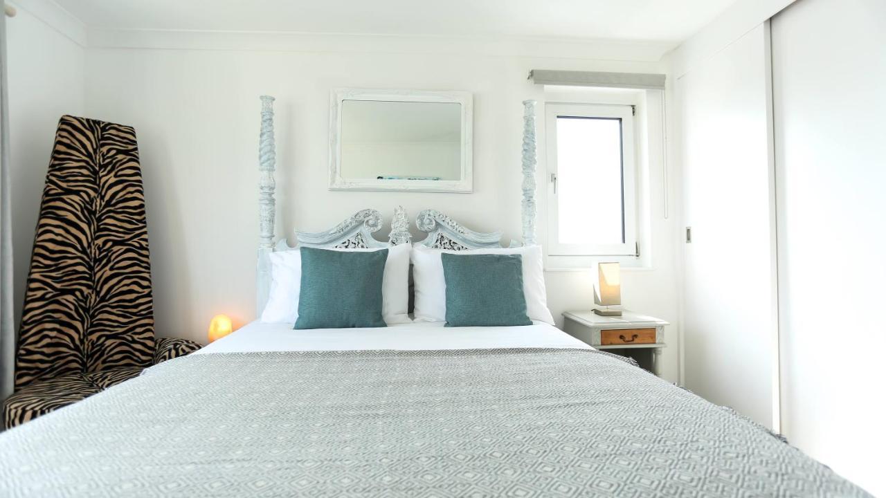 Tides - Beach Front Apartment In Bracklesham Bay شيشستر المظهر الخارجي الصورة