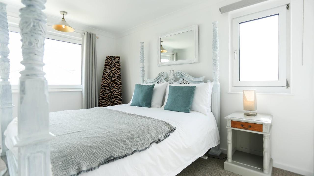 Tides - Beach Front Apartment In Bracklesham Bay شيشستر المظهر الخارجي الصورة