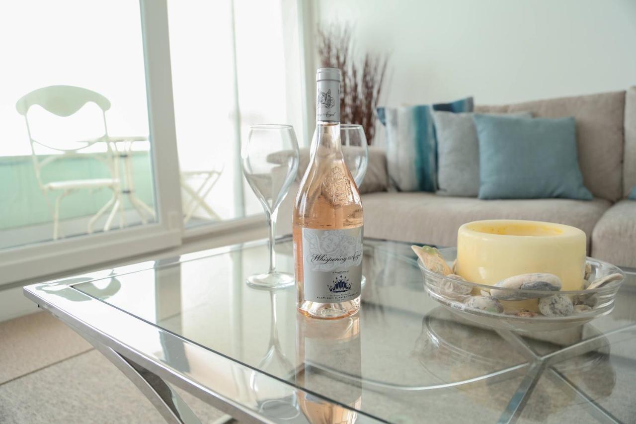 Tides - Beach Front Apartment In Bracklesham Bay شيشستر المظهر الخارجي الصورة